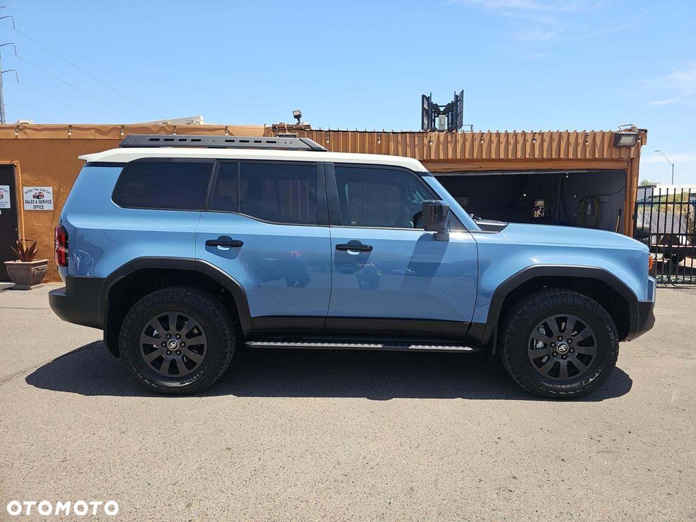 Toyota Land Cruiser - 2