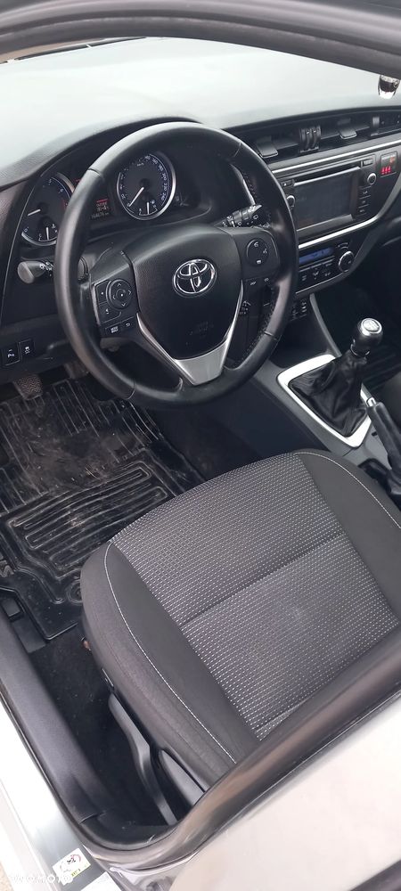 Toyota Auris 1.6 Valvematic Executive - 9