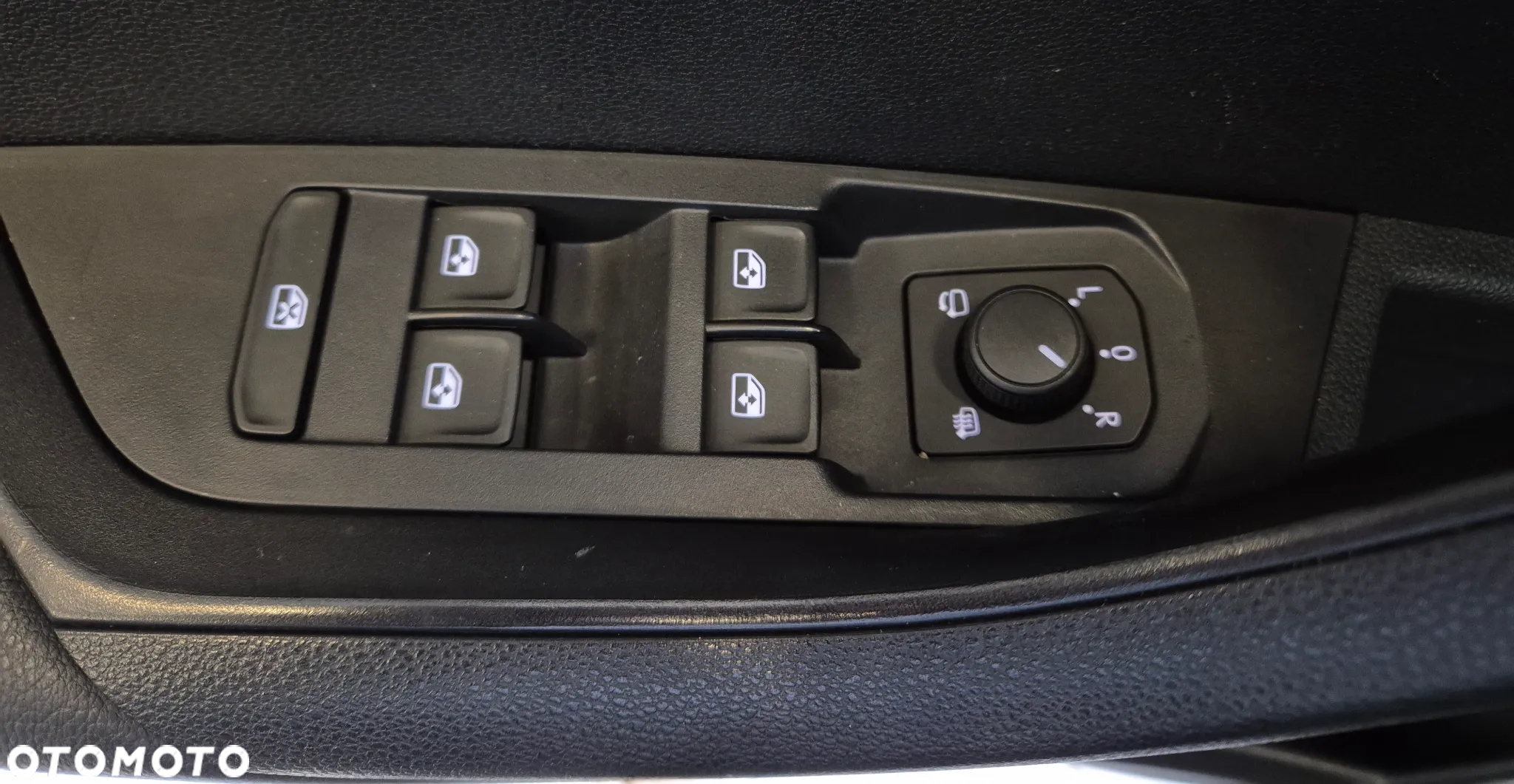 Skoda Karoq 1.5 TSI ACT 4x2 Ambition - 23