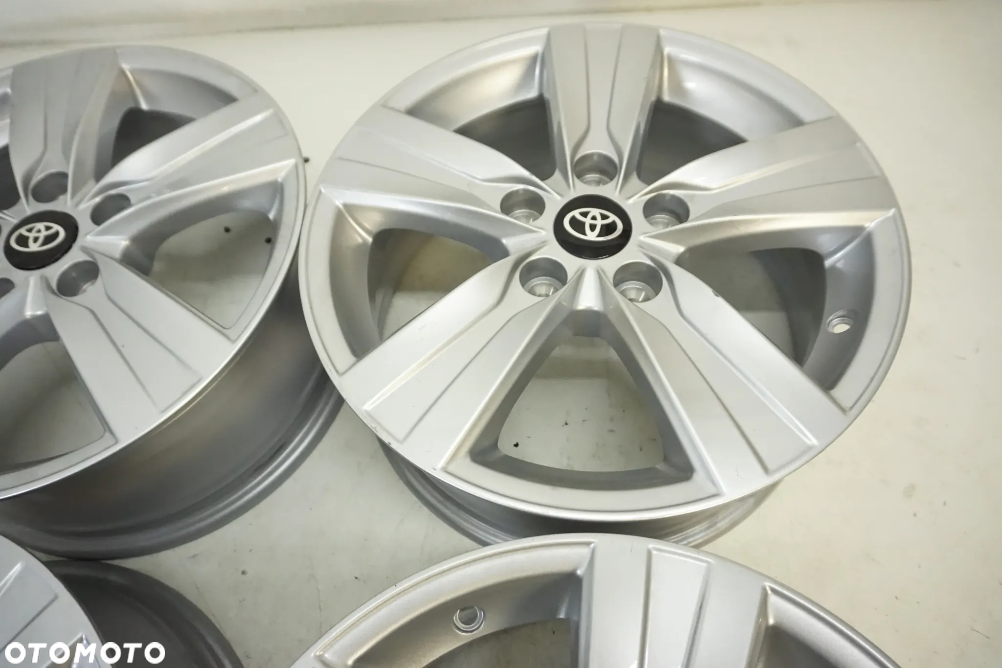 FELGI  ALUMINIOWE 16 TOYOTA CAMRY AURIS AVENSIS COROLLA RAV-4 CH R PREVIA YARIS IV CROSS  5X114,3 - 4