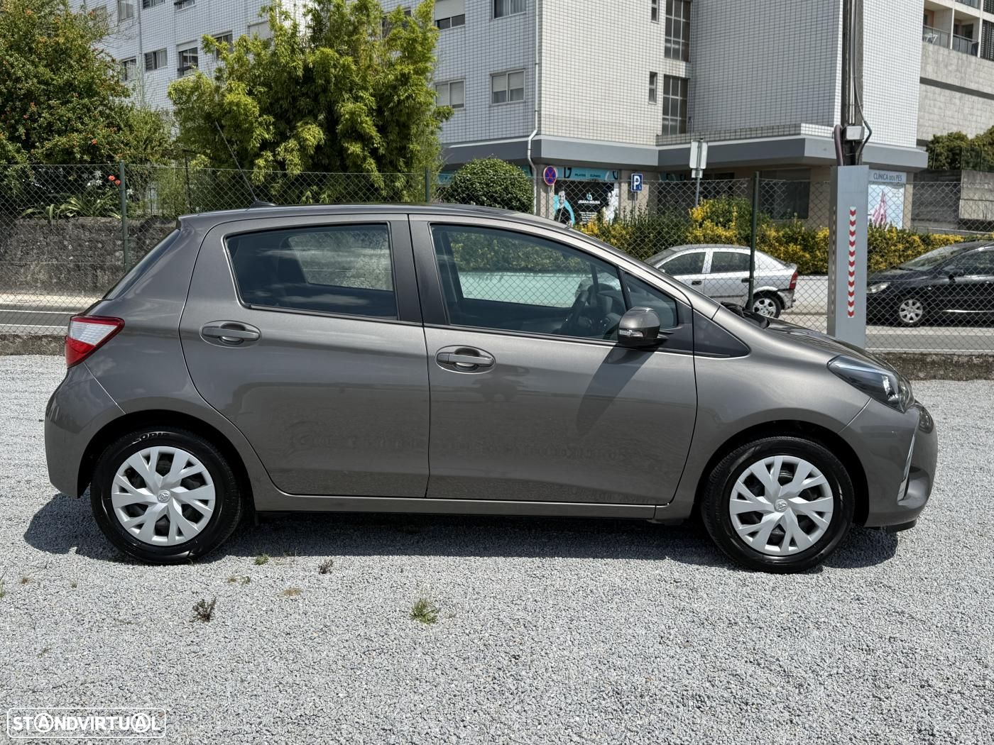 Toyota Yaris 1.0 VVT-i Comfort Plus - 8