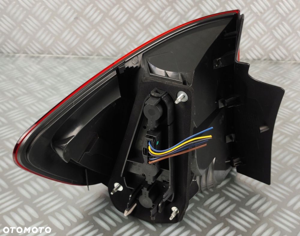 2990110 lampa prawa prawy tył tylna w błotnik BMW X1 E84 2009-2015 EUROPA - 6