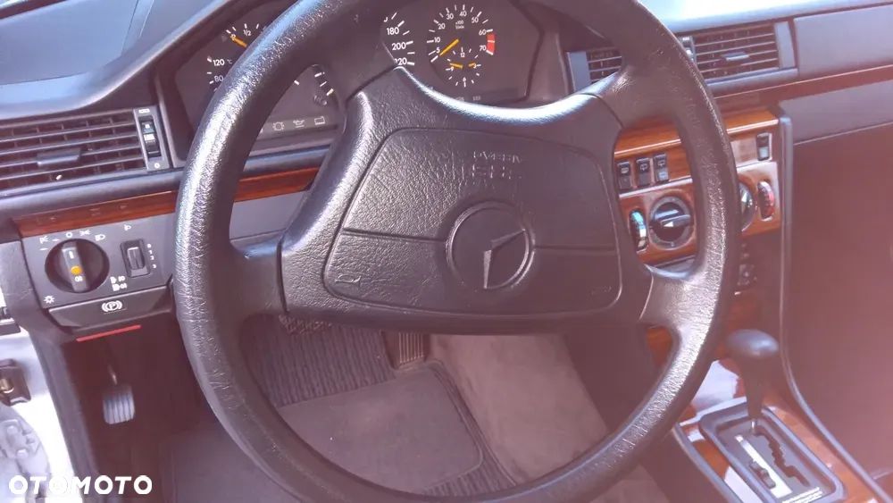 Mercedes-Benz Klasa E - 9