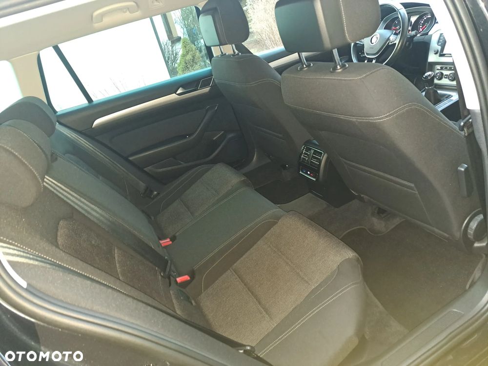 Volkswagen Passat Variant 2.0 TDI SCR Comfortline - 14