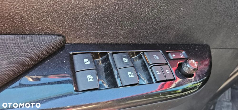 Toyota Hilux 2.8 D-4D Double Cab SR5+ 4x4 - 17