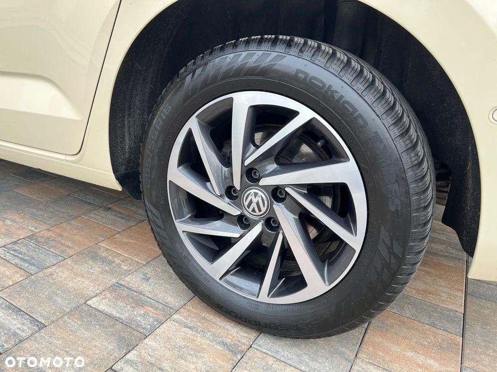 Volkswagen Touran 2.0 TDI BMT Comfortline DSG - 5