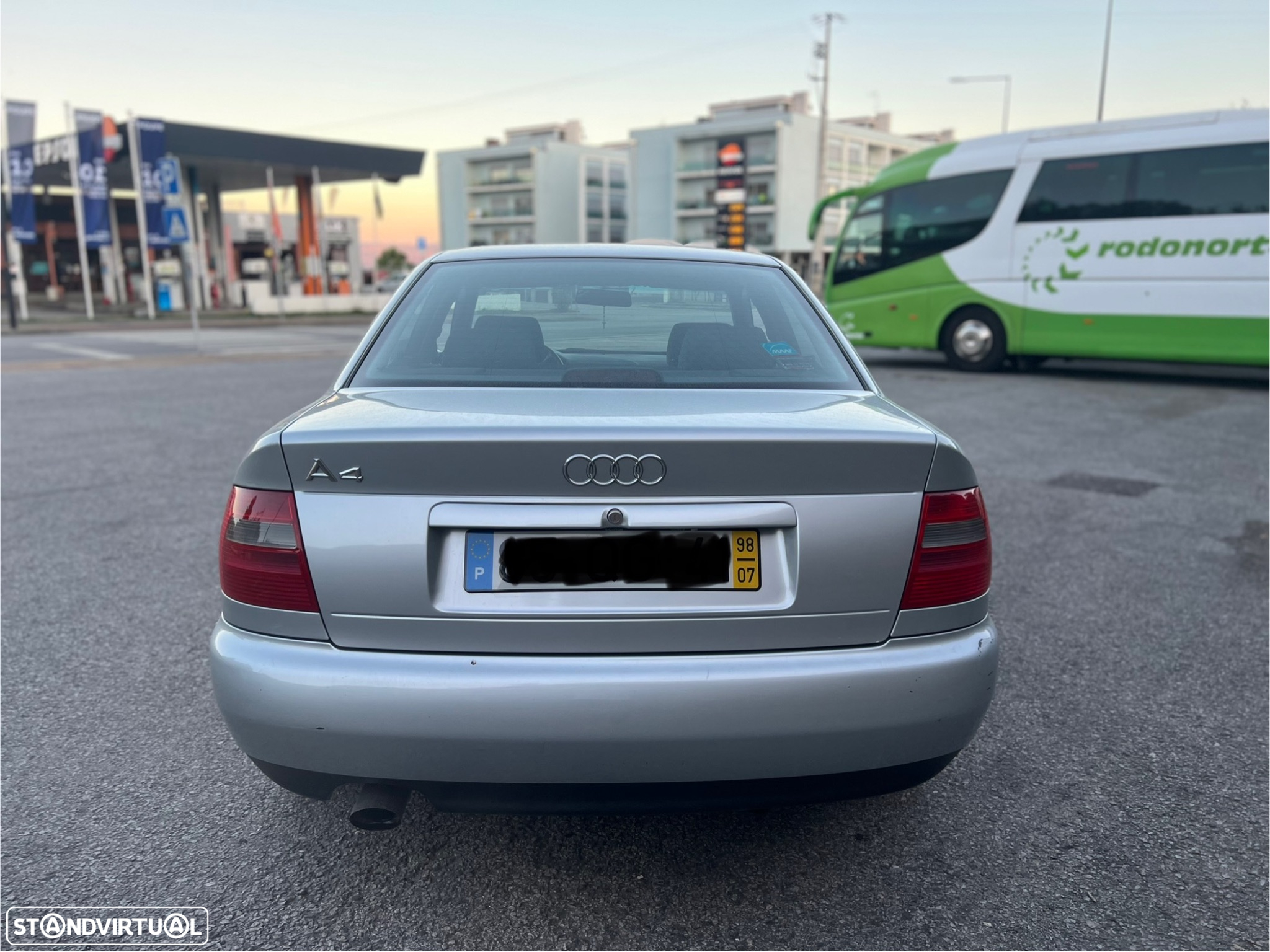 Audi A4 1.6 - 4
