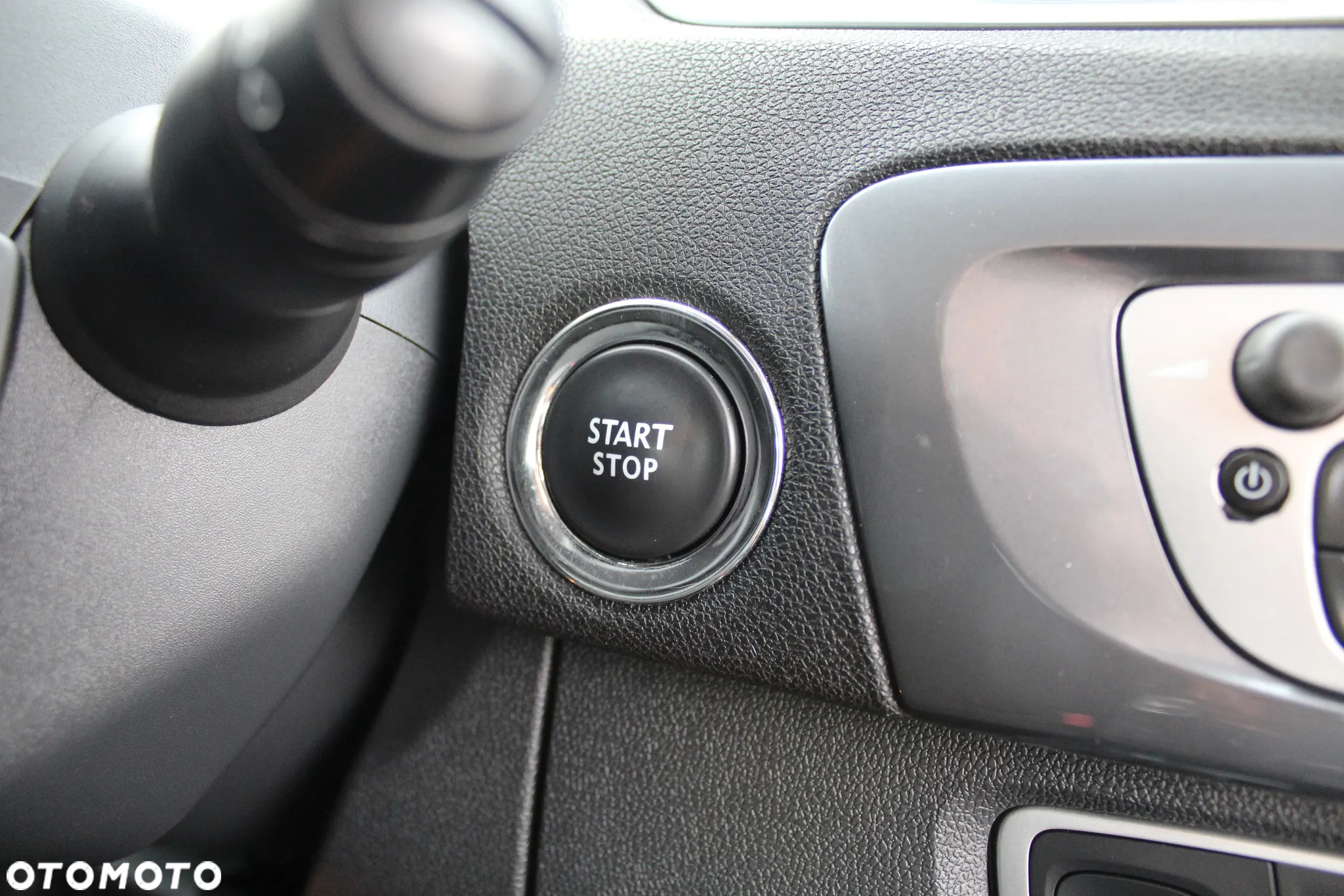 Renault Scenic ENERGY TCe 130 S&S Xmod Bose Edition - 24