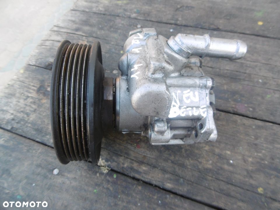 Pompa wspomagania Golf VW NEWBETLE 1,4 16V - 1