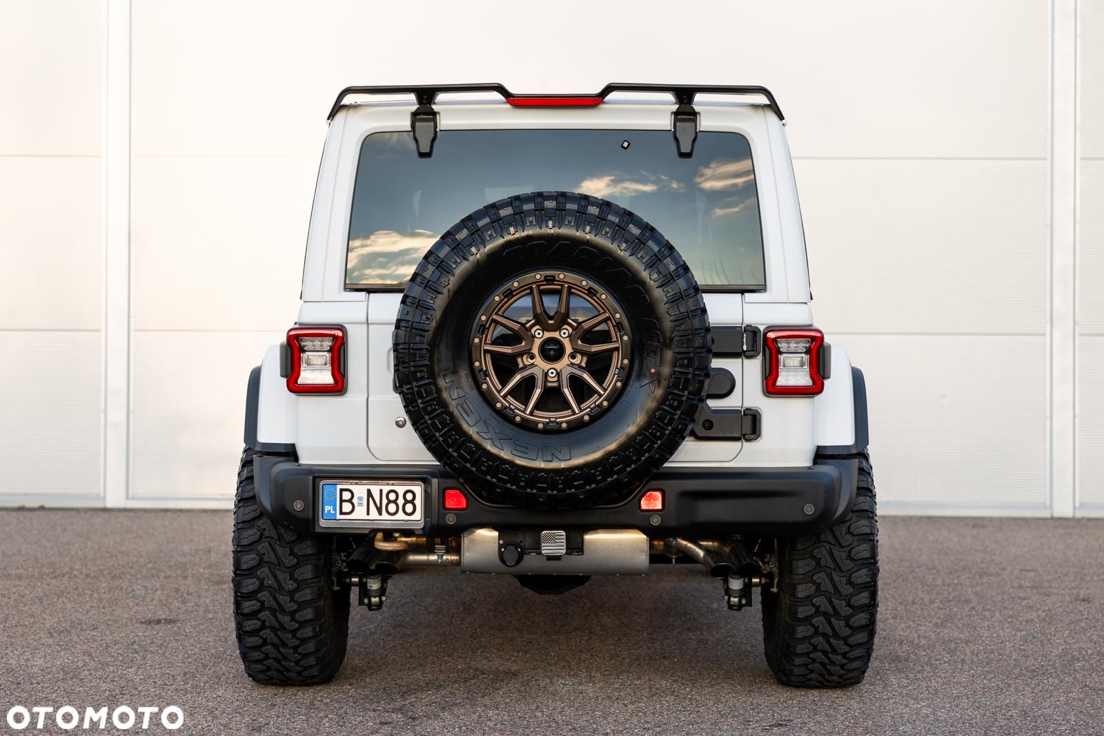 Jeep Wrangler - 4