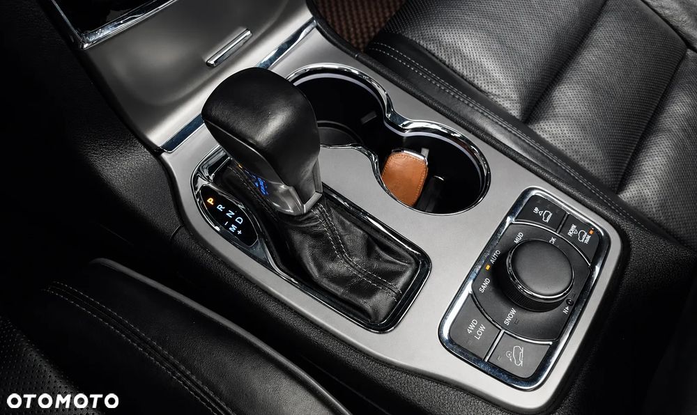 Jeep Grand Cherokee - 10