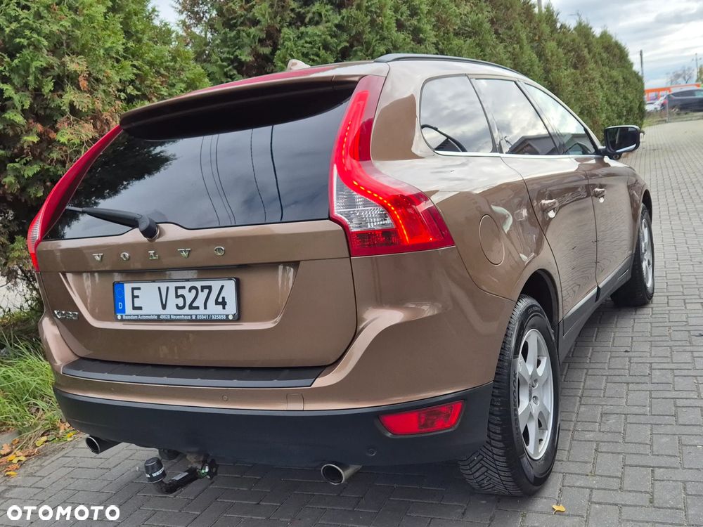Volvo XC 60 2.4D AWD Momentum - 11