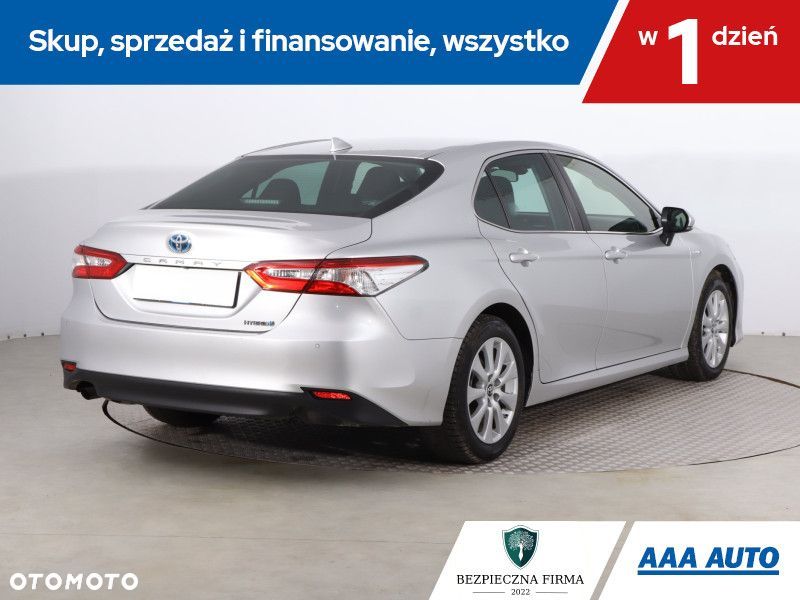 Toyota Camry - 6