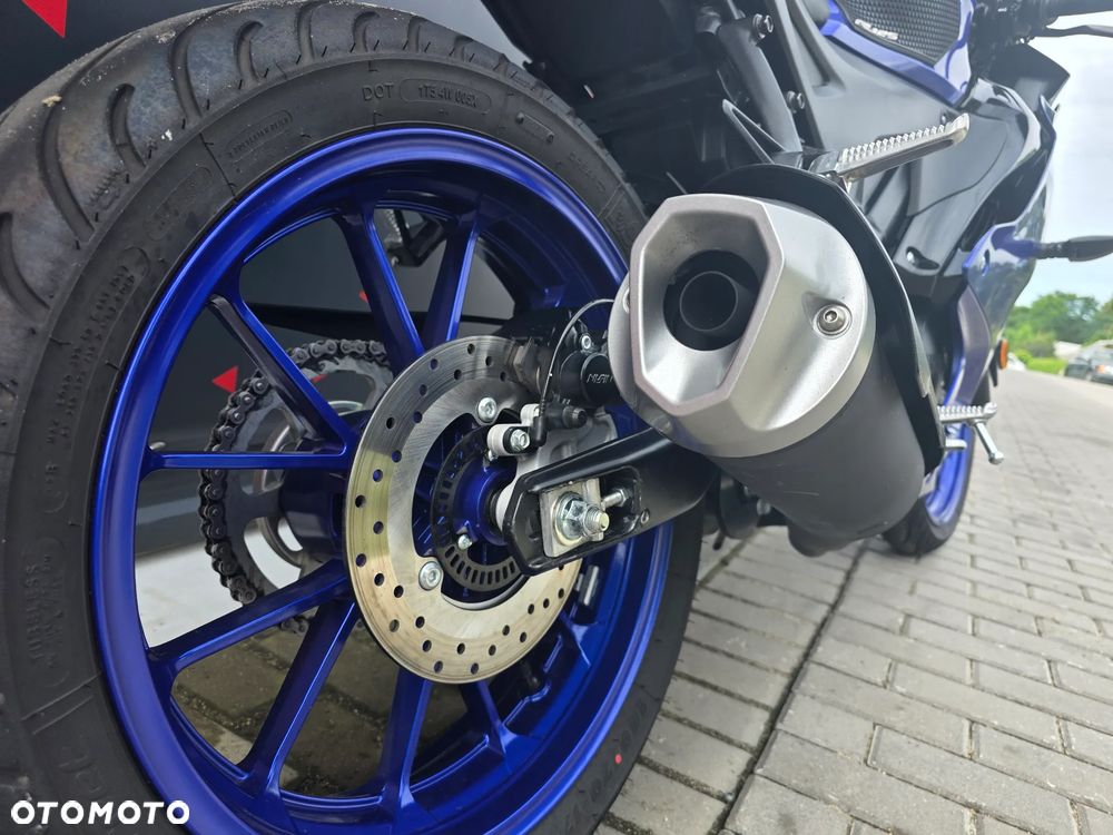 Yamaha YZF - 9