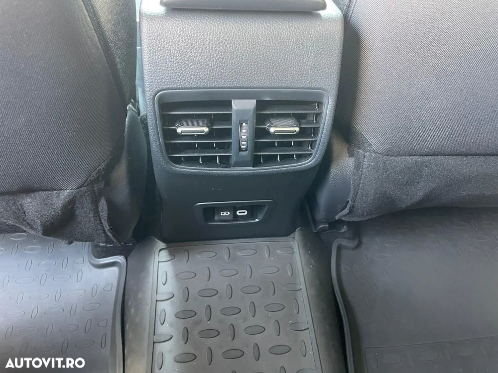 Toyota Corolla - 12