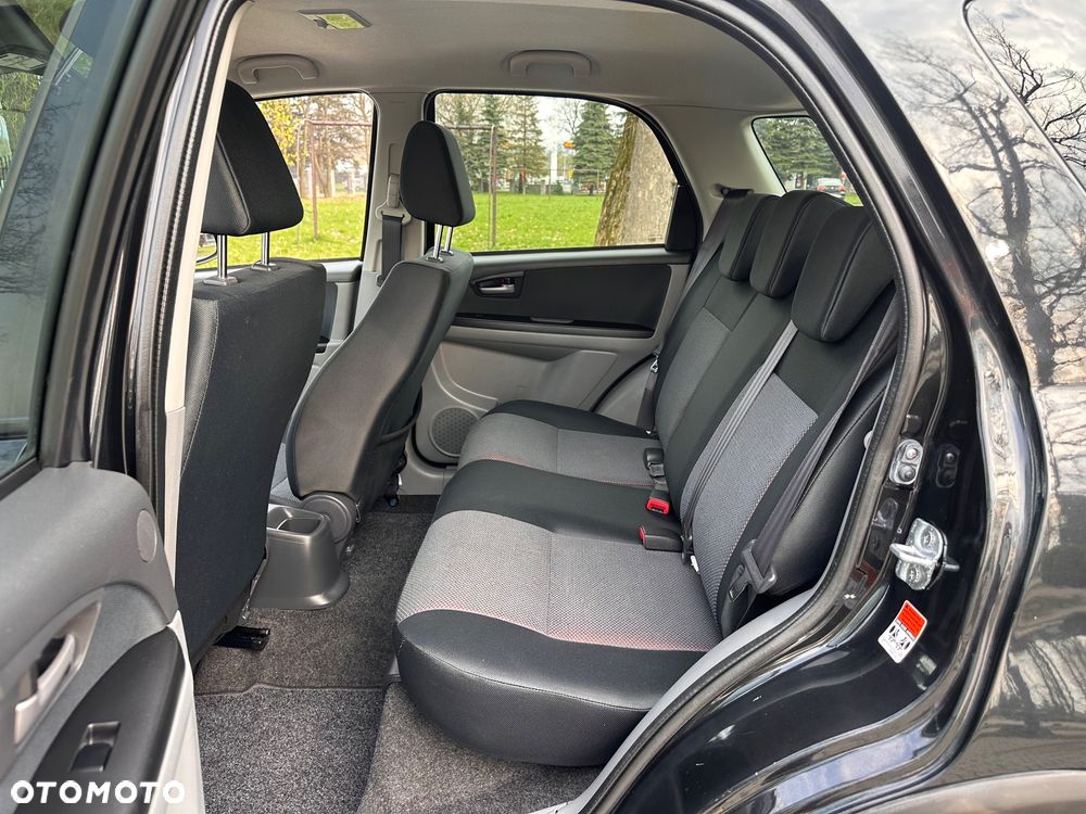 Suzuki SX4 1.9 DDiS DPF 4x4 Comfort - 9