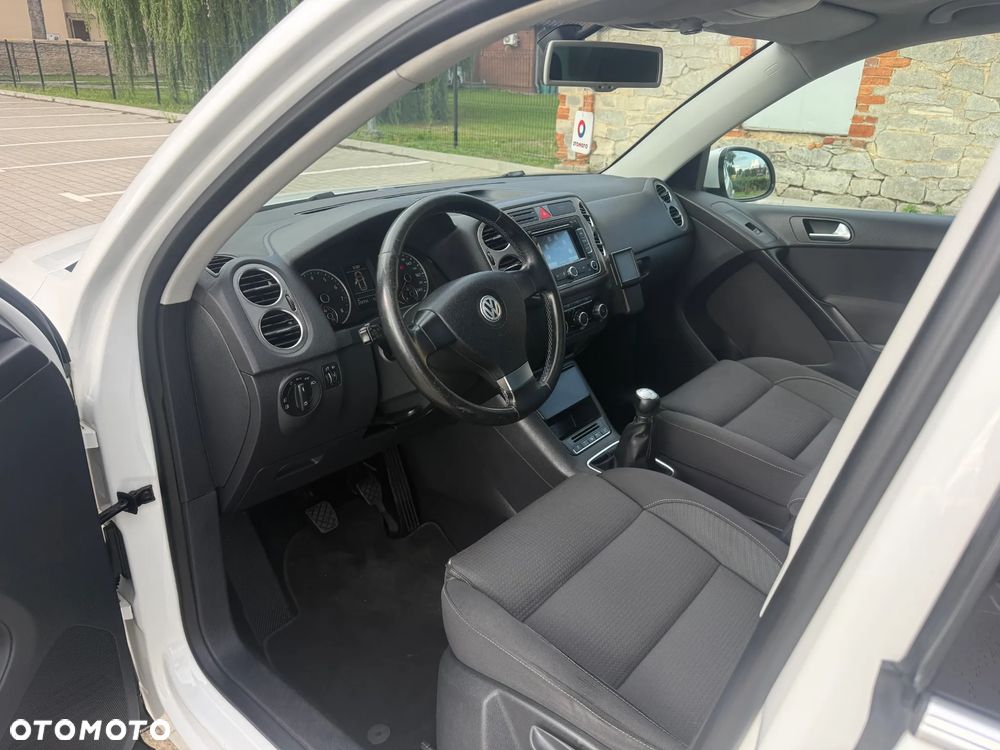 Volkswagen Tiguan - 9