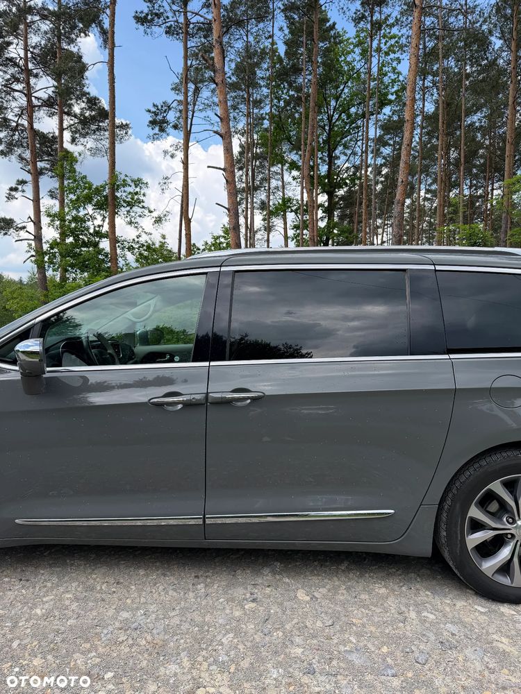 Chrysler Pacifica - 5