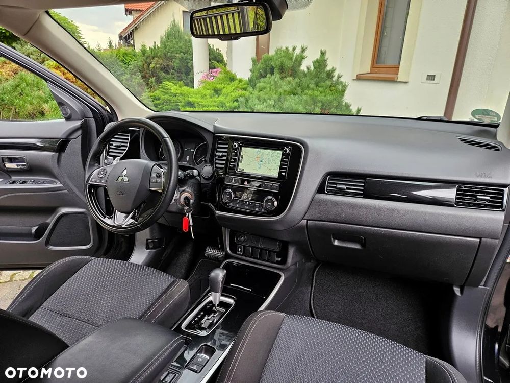 Mitsubishi Outlander - 14