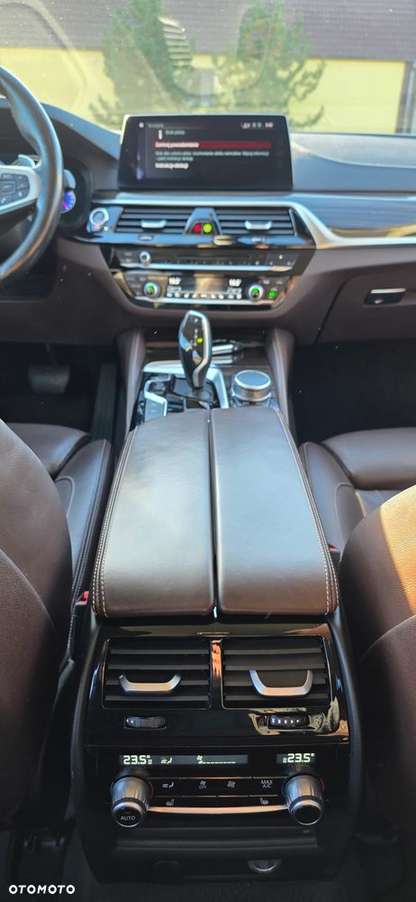 BMW Seria 5 520d Luxury Line sport - 12