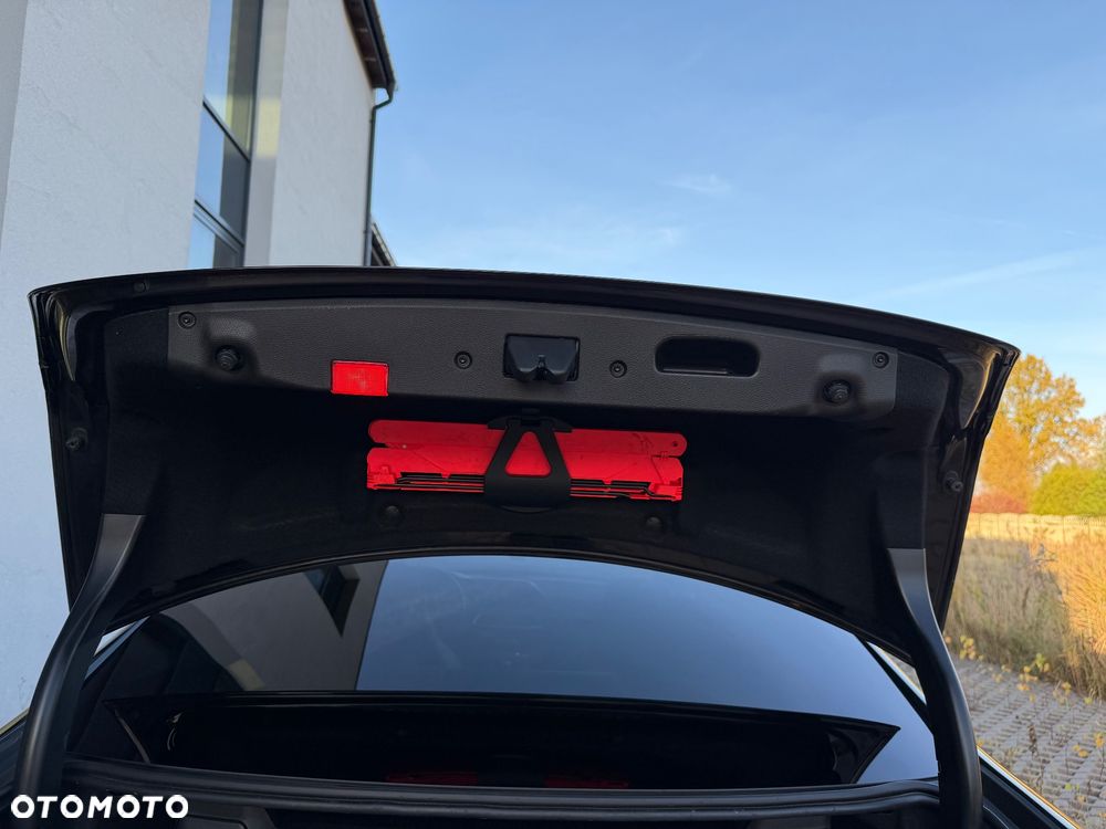 Mercedes-Benz Klasa C 180 BlueEFFICIENCY - 19