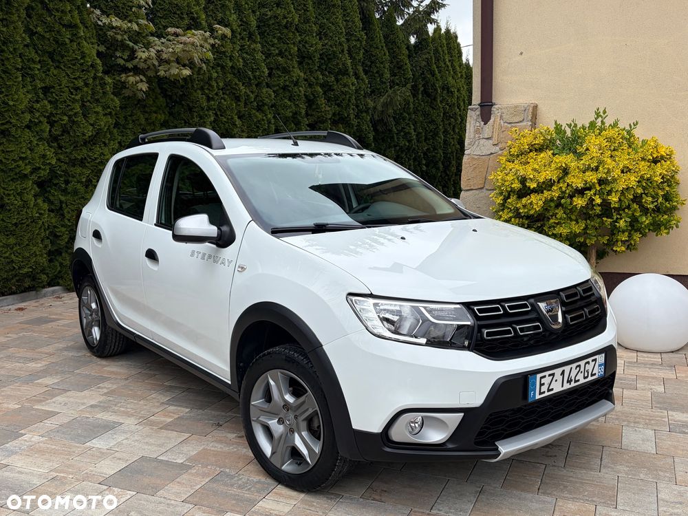 Dacia Sandero - 1