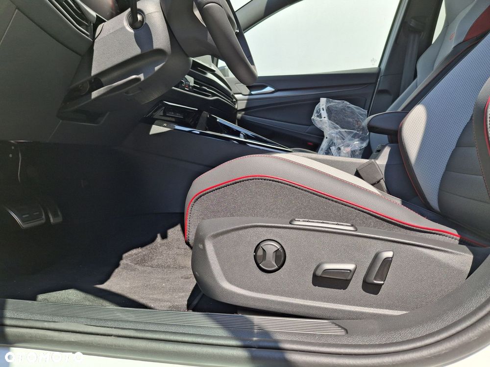 Volkswagen Golf - 12