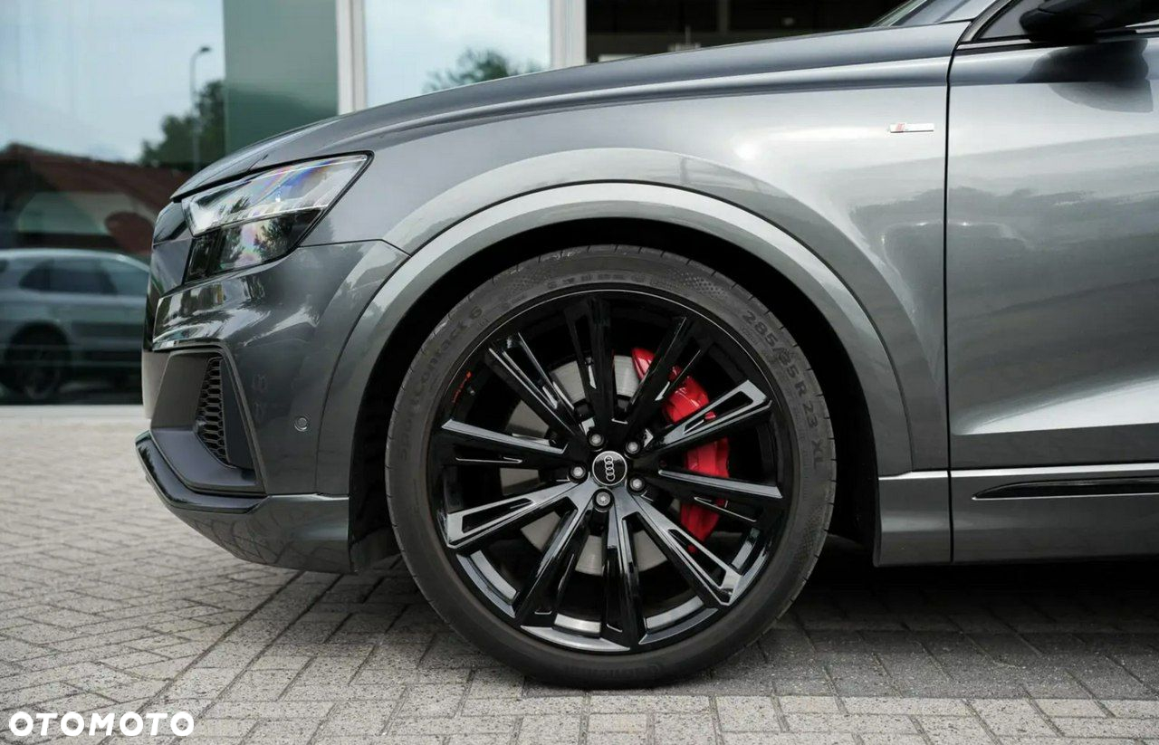 Audi Q8 - 8