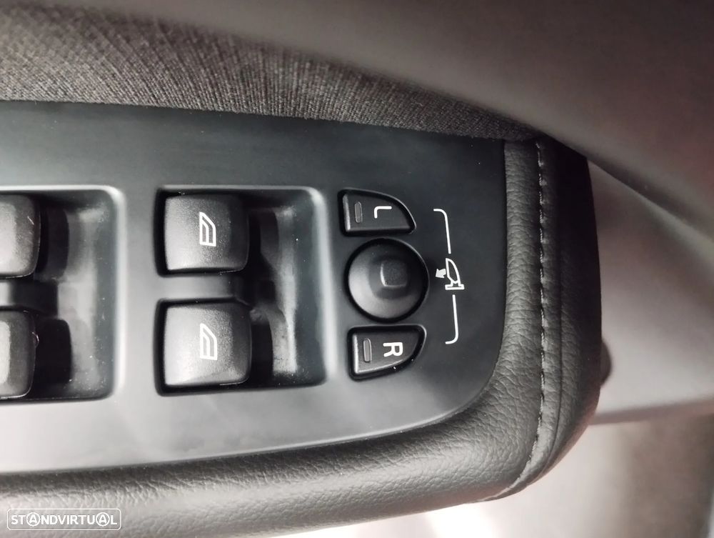 Volvo XC 60 2.0 D3 Momentum Plus - 20