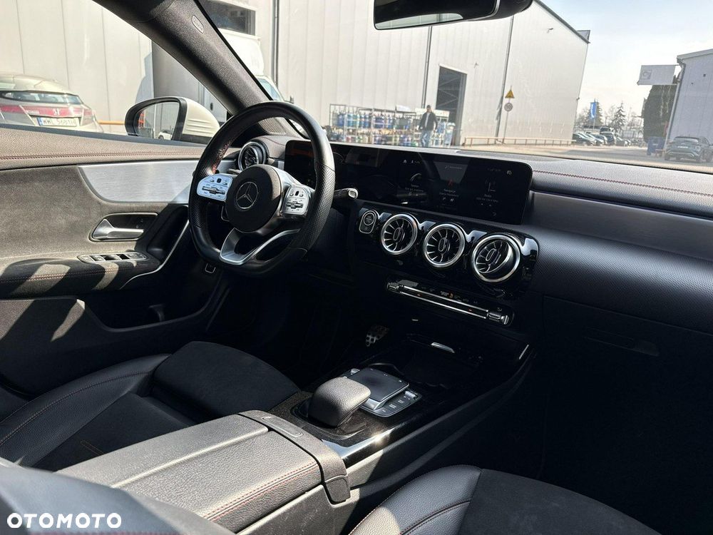 Mercedes-Benz CLA - 21