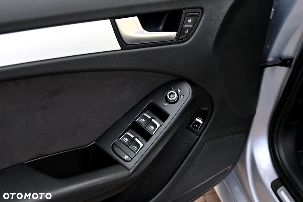 Audi A4 Avant 2.0 TDI Quattro Line S tronic - 36