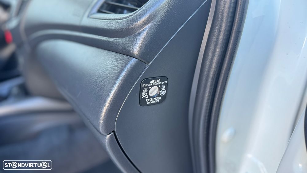 Mitsubishi L-200 Cabine dupla 4X2 - 29
