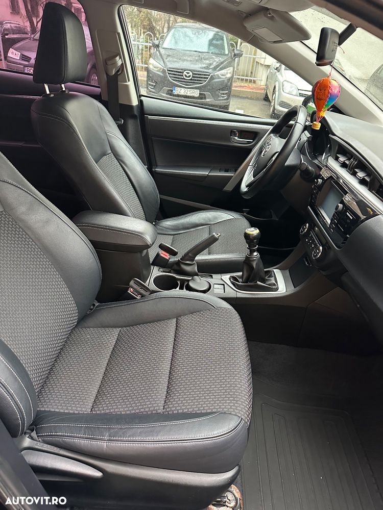 Toyota Corolla 1.4 D-4D Sol - 28