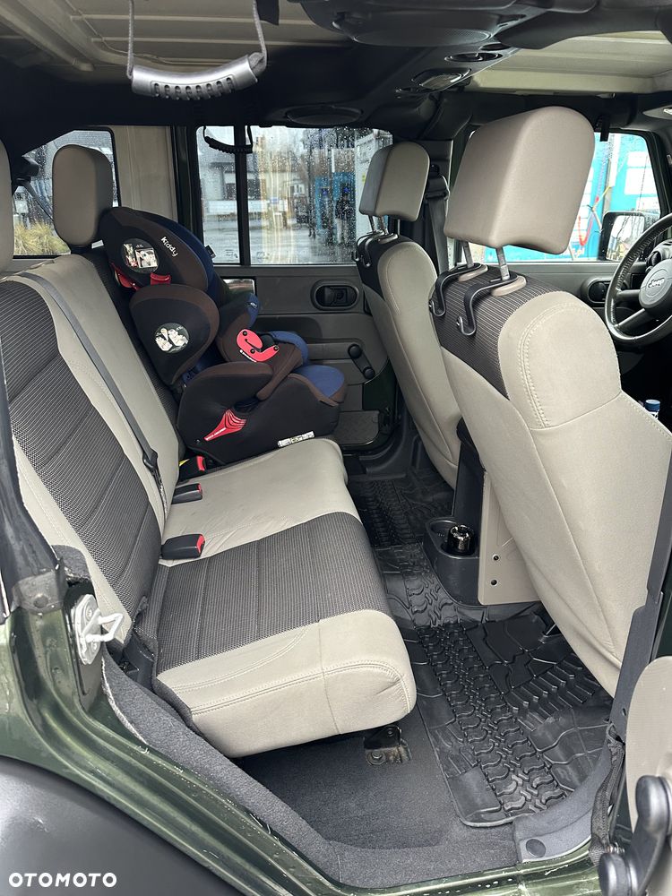 Jeep Wrangler Unlimited 2.8 CRD Sport - 11