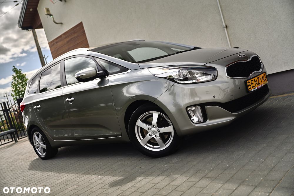 Kia Carens 1.6 GDI Attract - 21