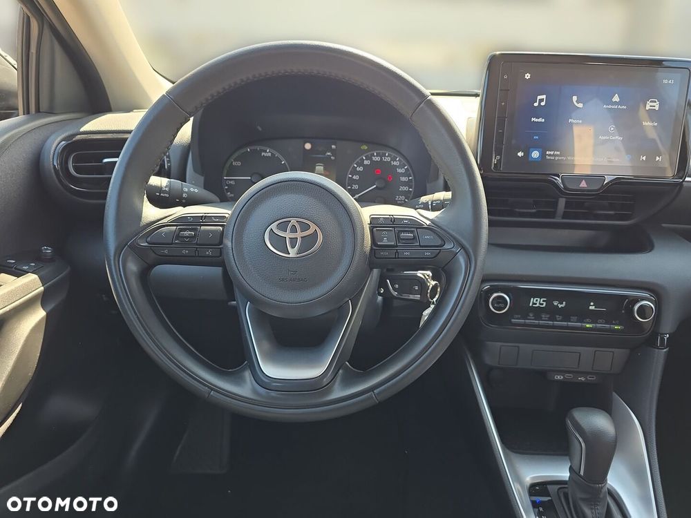 Toyota Yaris - 10