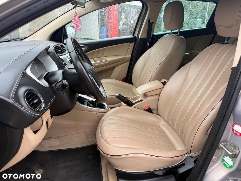 Lancia Delta 1.6 MJ Platino - 26
