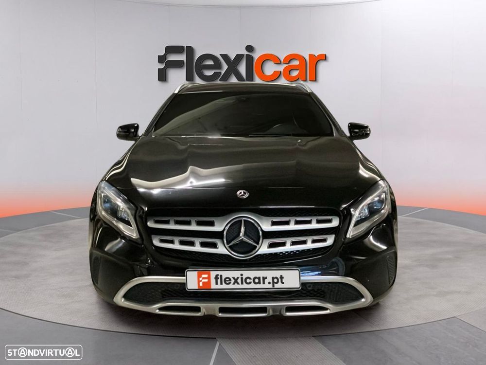 Mercedes-Benz GLA 180 - 6