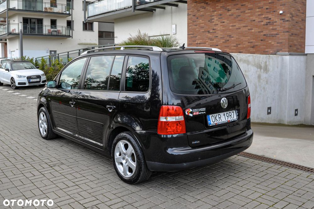 Volkswagen Touran - 3