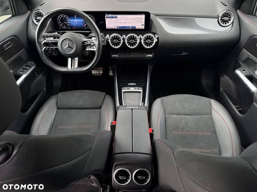 Mercedes-Benz GLA - 17