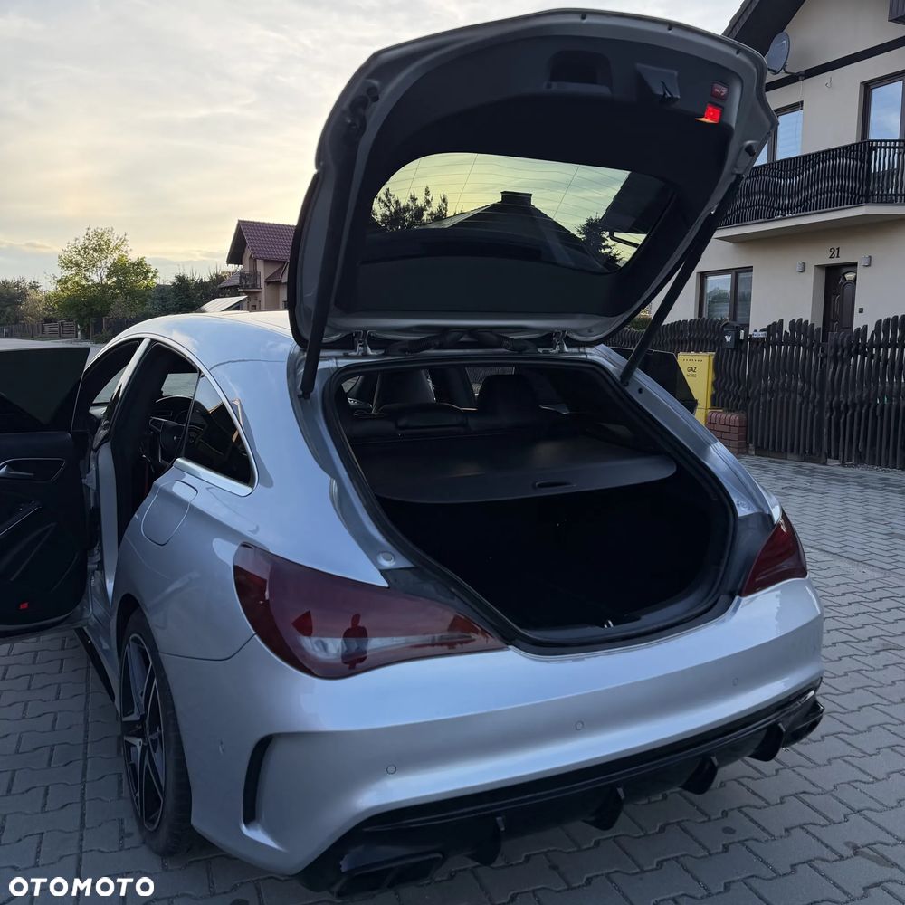 Mercedes-Benz CLA 45 AMG 4Matic 7G-DCT - 17
