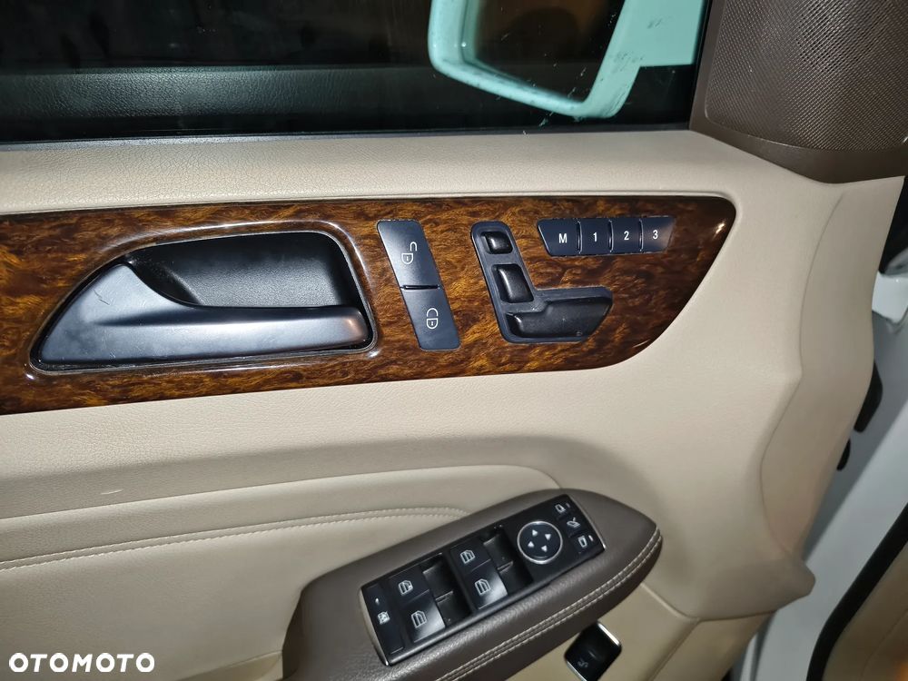 Mercedes-Benz ML 350 BlueEff 4-Matic - 14