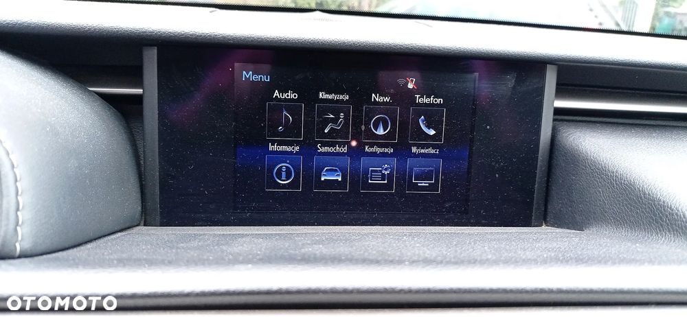 Lexus IS 300h Prestige EU6 - 13