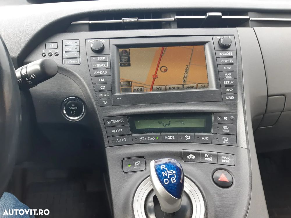 Toyota Prius (Hybrid) - 9