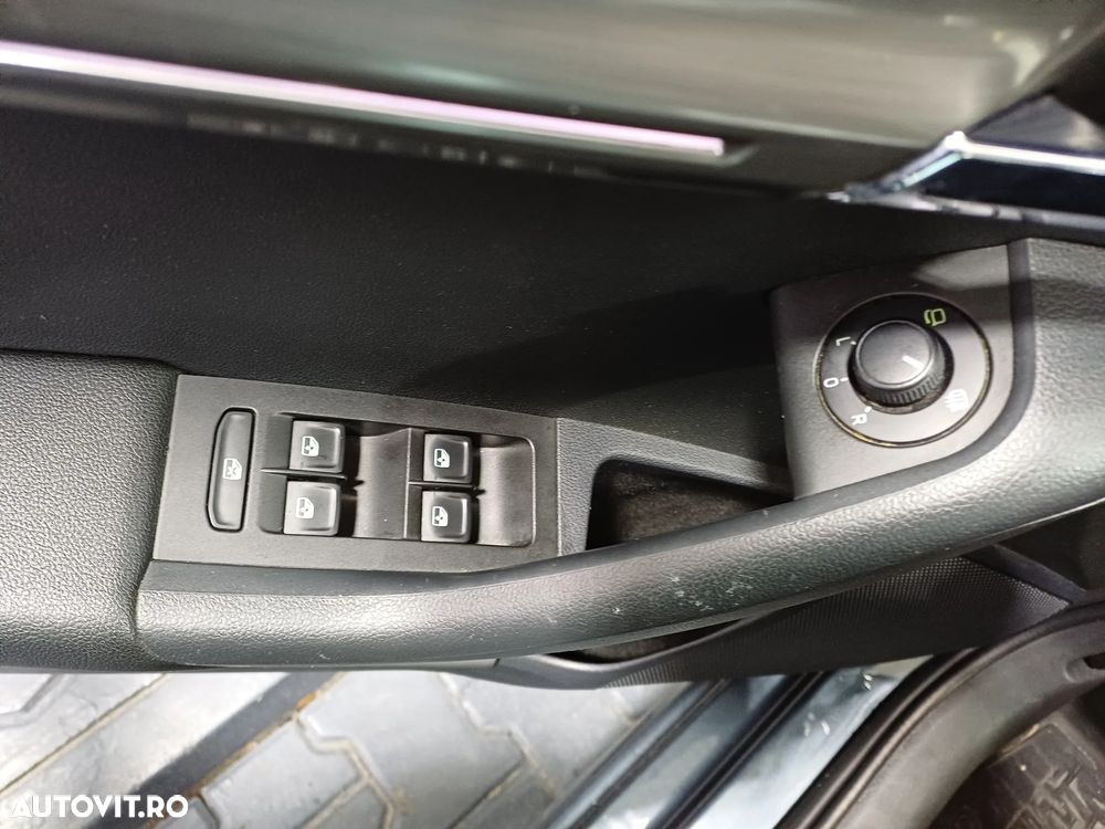 Skoda Octavia Combi Diesel 2.0 TDI DSG Style - 9