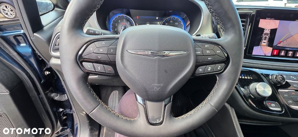 Chrysler Pacifica - 19