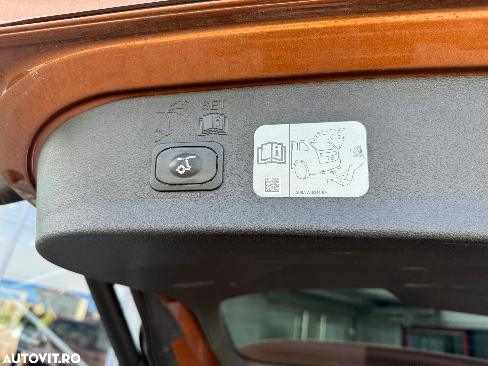 Ford Kuga 2.0 TDCi 4WD Powershift ST-Line - 34