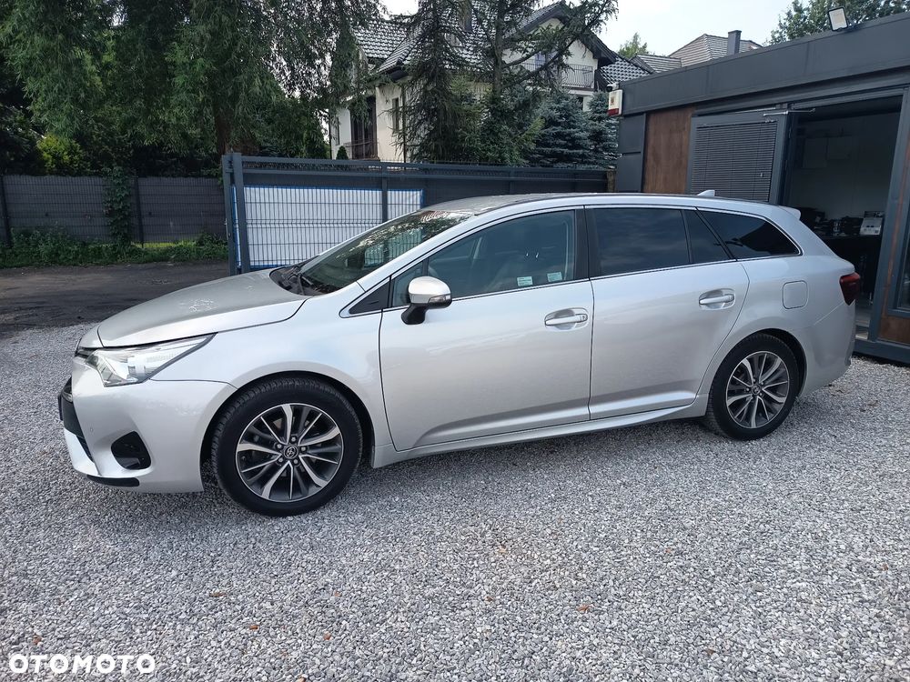 Toyota Avensis 1.8 Premium - 3