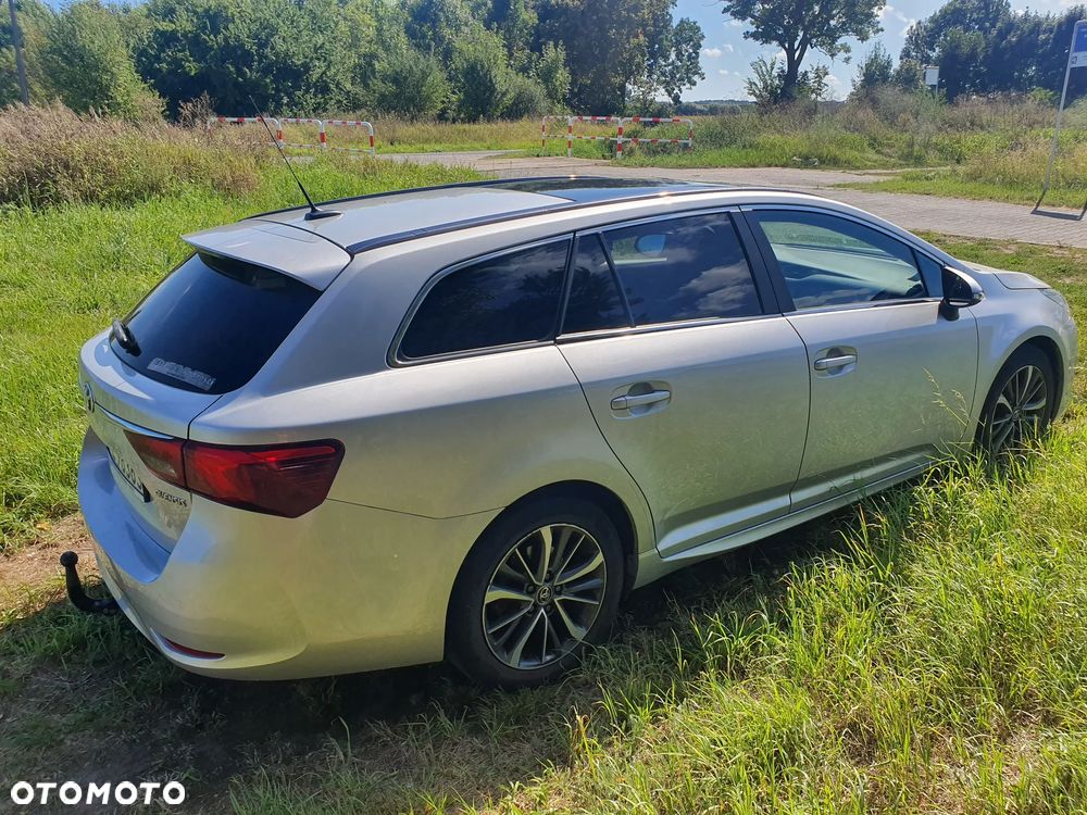 Toyota Avensis 2.0 D-4D Prestige - 4