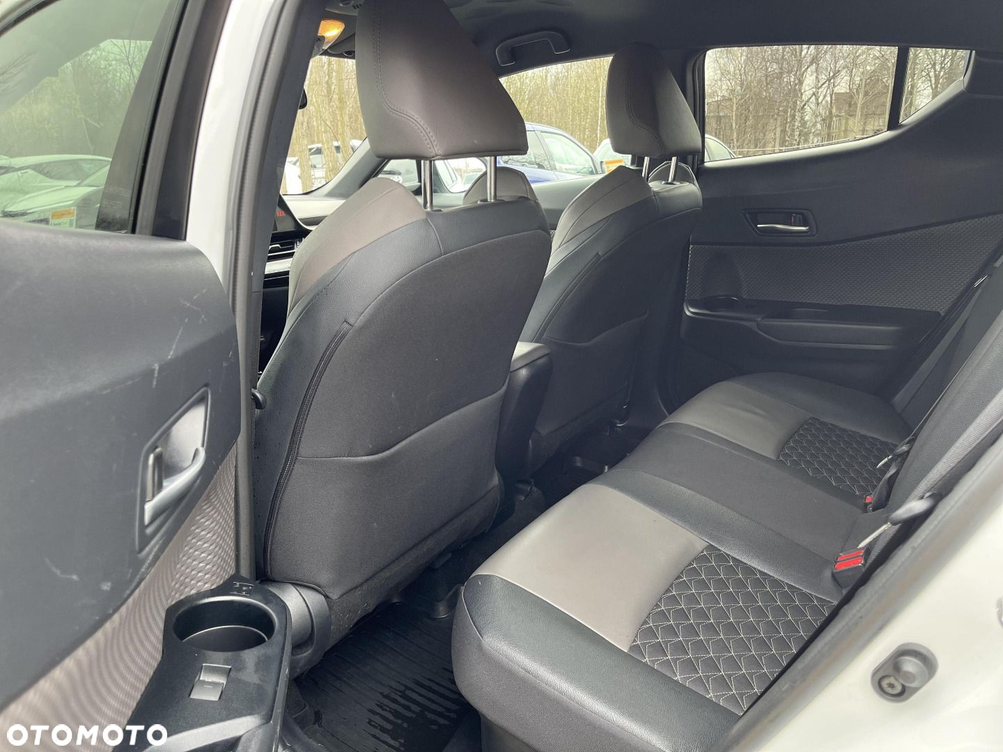 Toyota C-HR 2.0 Hybrid Executive - 16